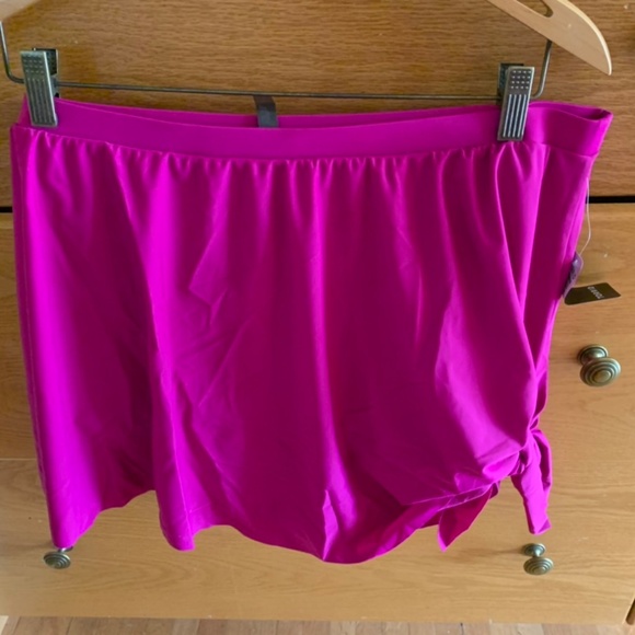 bathing suit bottom in fuchsia - Picture 2 of 3
